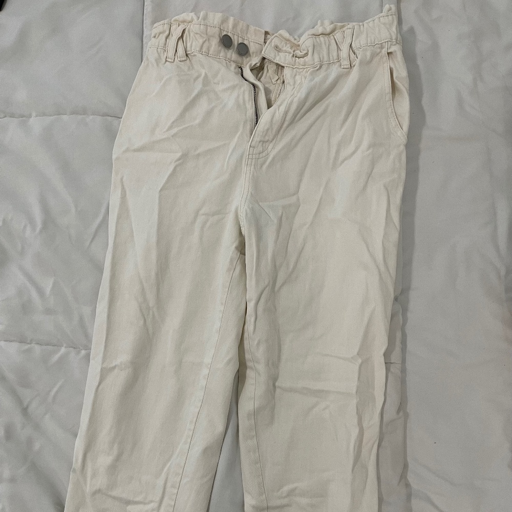 Stradivarius NTW white jeans